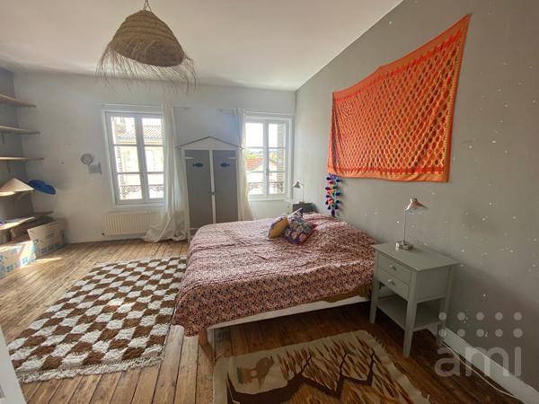 Maison Niort 10 pièce(s) 340 m2