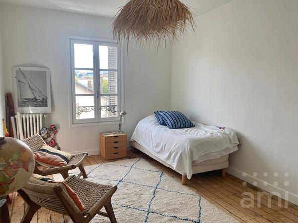 Maison Niort 10 pièce(s) 340 m2