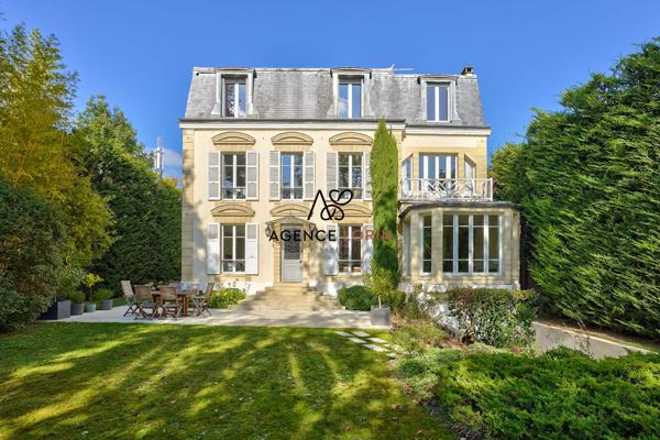 Maison Le Vésinet - 250 m² - 9 pièces Le vesinet