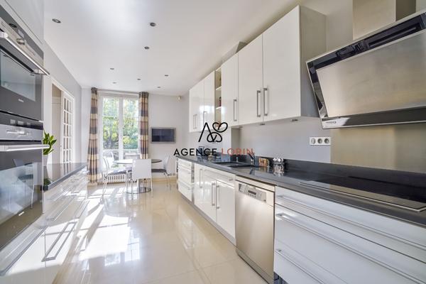 Maison Le Vésinet - 250 m² - 9 pièces Le vesinet