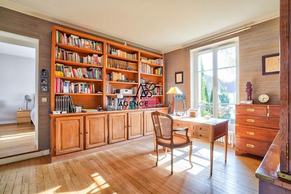 Maison Le Vésinet - 250 m² - 9 pièces Le vesinet