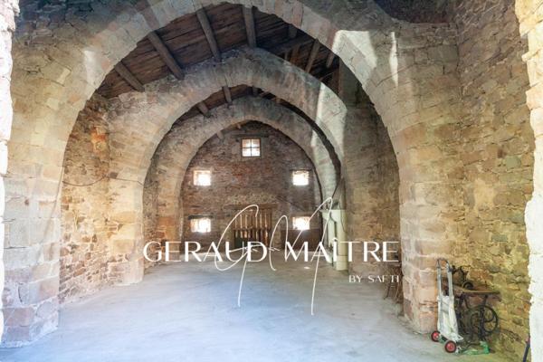 Maison de village en grange à restaurer