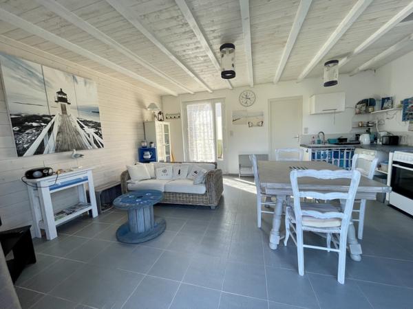 Ensemble de 2 maisons - 3 et 2 chambres