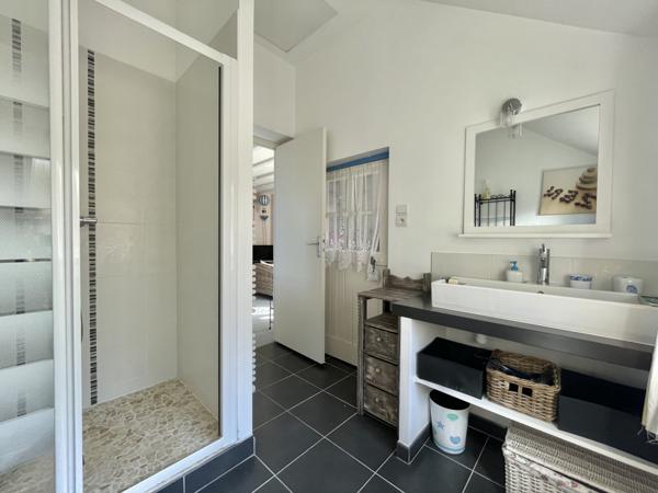 Ensemble de 2 maisons - 3 et 2 chambres