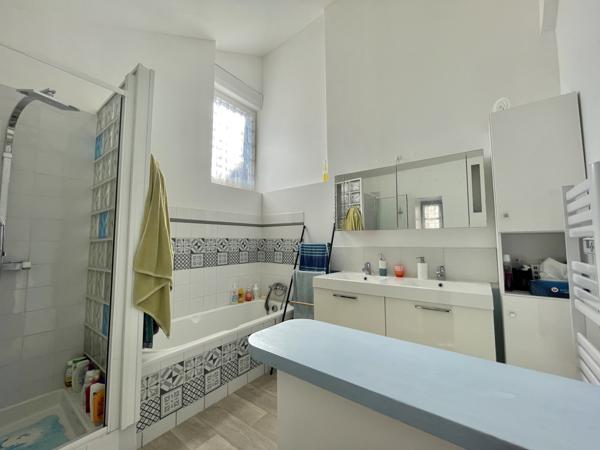 Ensemble de 2 maisons - 3 et 2 chambres