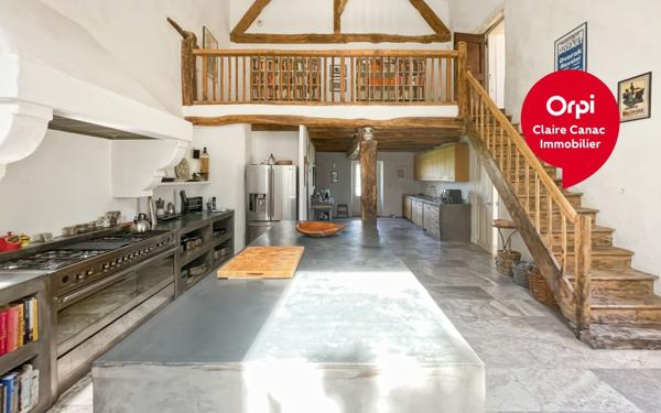 Maison à vendre    10 pièces • 500 m2 Carbes