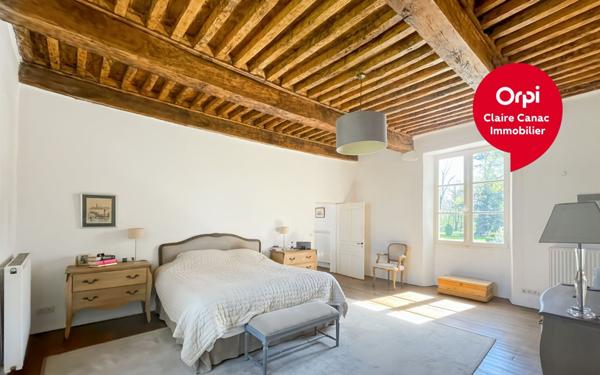 Maison à vendre    10 pièces • 500 m2 Carbes