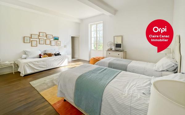 Maison à vendre    10 pièces • 500 m2 Carbes