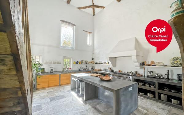 Maison à vendre    10 pièces • 500 m2 Carbes