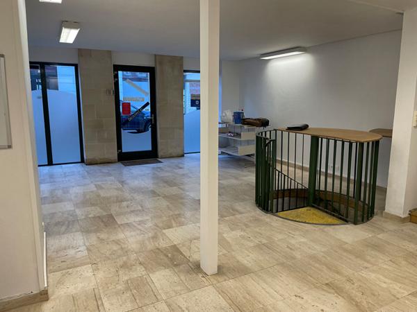 Rochefort Centre Ville, Place Colbert , Immeuble Commercial