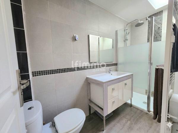 T2 bis situé dans une petite copropriété