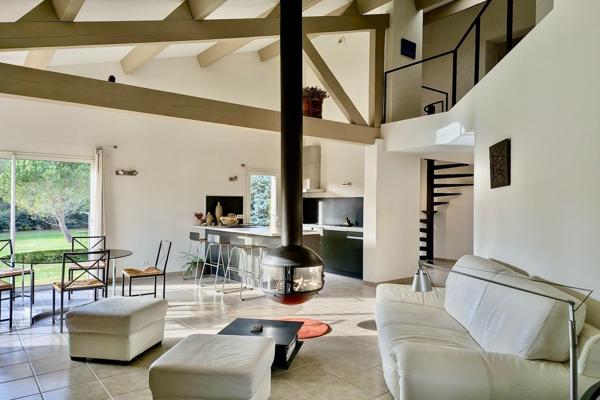 Vente Villa de luxe Uzès 10 Pièces 189 m²