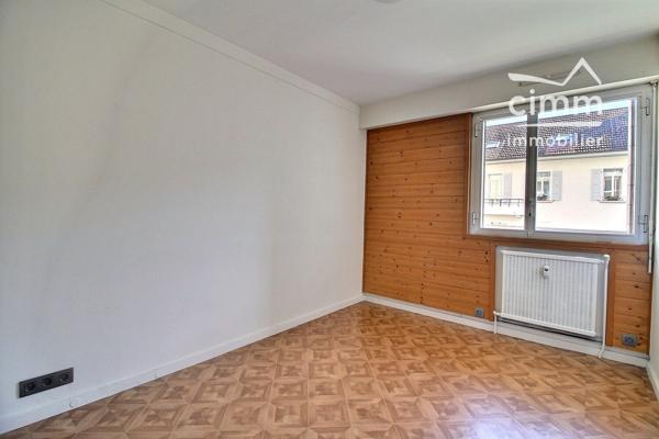 A VENDRE SALLANCHES CENTRE-VILLE (74700) APPARTEMENT 4 PIECES ET PLACE DE PARKING