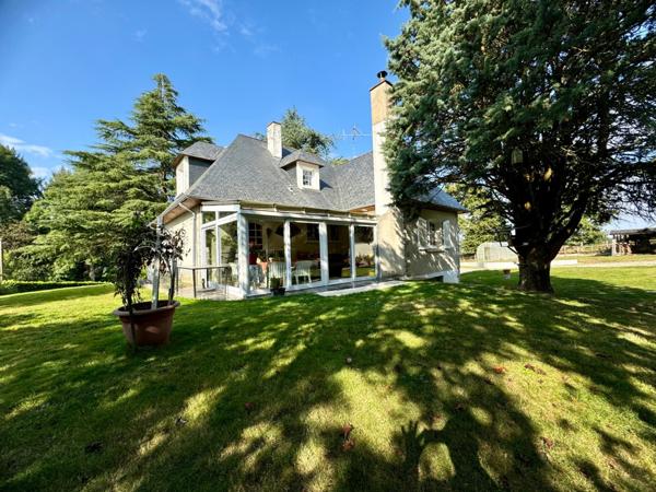 Pavillon 4 chambres sur terrain de 6600m2