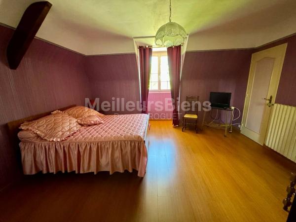 Pavillon 4 chambres sur terrain de 6600m2