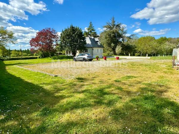 Pavillon 4 chambres sur terrain de 6600m2