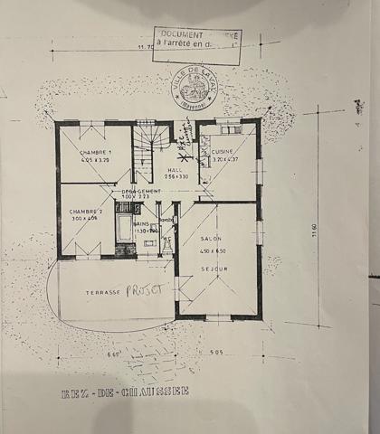 Pavillon 4 chambres sur terrain de 6600m2