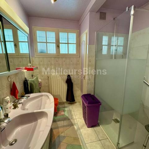 Pavillon 4 chambres sur terrain de 6600m2