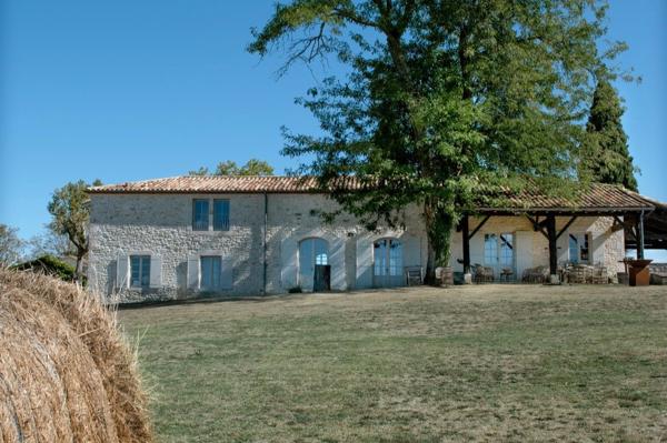 Monflanquin (47150) Magnifique ensemble de maison, deux gîtes, piscine et dépendance dans un cadre spectaculaire