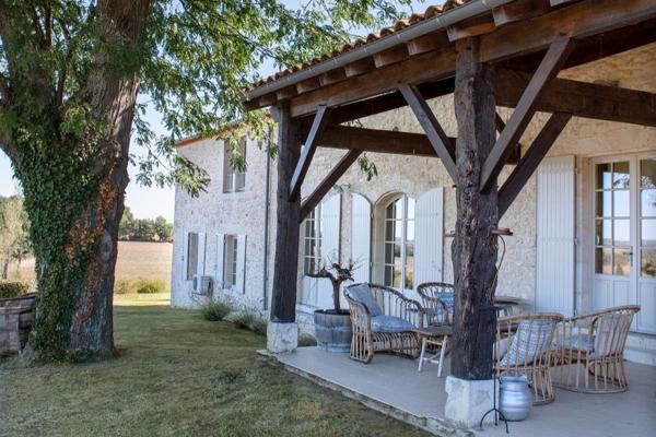 Monflanquin (47150) Magnifique ensemble de maison, deux gîtes, piscine et dépendance dans un cadre spectaculaire