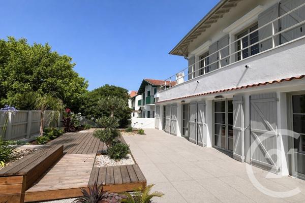 Appartement T6 à vendre  6 pièces - 183,43 m 2   BIARRITZ  - 64