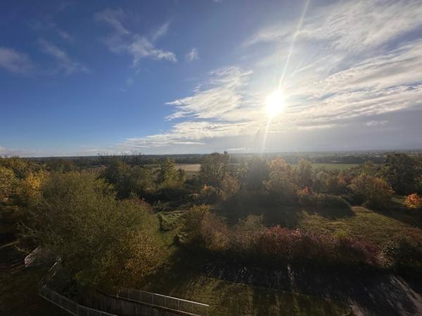 Appartement La Chaussee Saint Victor 4 pièce(s).