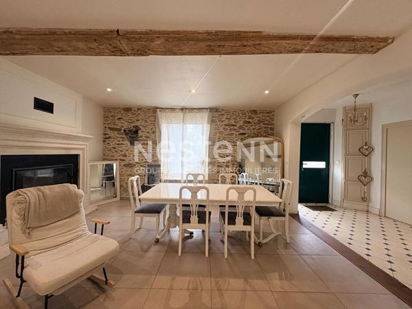 Maison ancienne de charme rénovée avec pierres, tuffeau, 4 chambres et jardin sans vis-à-vis
