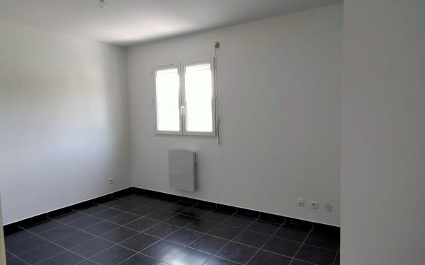 Maison à louer    3 pièces •  Toulenne