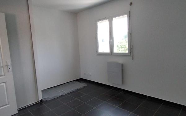 Maison à louer    3 pièces •  Toulenne