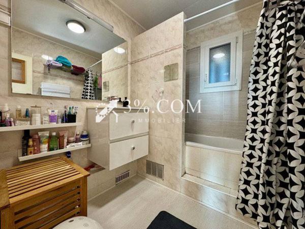 Appartement
                                                                                                                                                                                                                                                                                                                        4 pièce(s)                                                                                                                                                                                                          3 chambre(s)                                                                                                                                                                                                          72  m²
