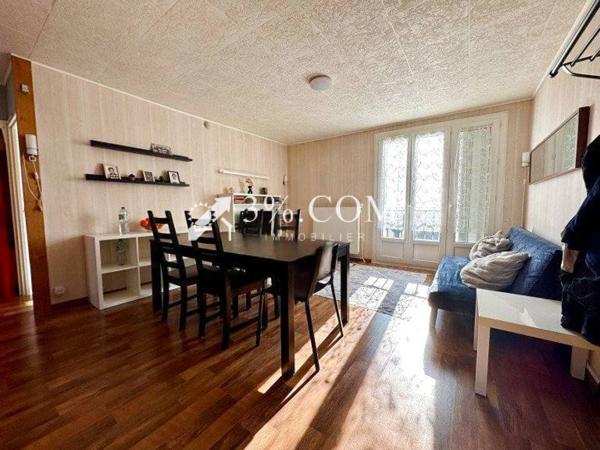 Appartement
                                                                                                                                                                                                                                                                                                                        4 pièce(s)                                                                                                                                                                                                          3 chambre(s)                                                                                                                                                                                                          72  m²