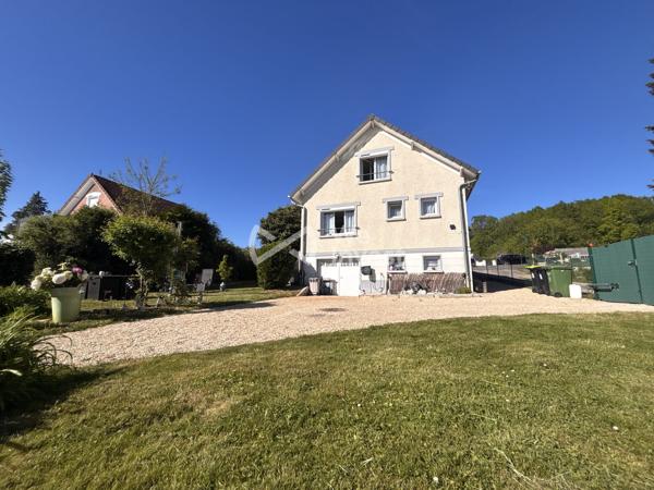 Maison briarde édifiée sur rez-de-jardin de 74m² habitable sur une parcelle de 537m² de terrain !