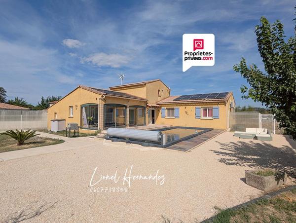 Villa 5 pièces de plain-pied - 132m² - Piscine - Garage - Panneaux solaires - Terrain de 1203m²