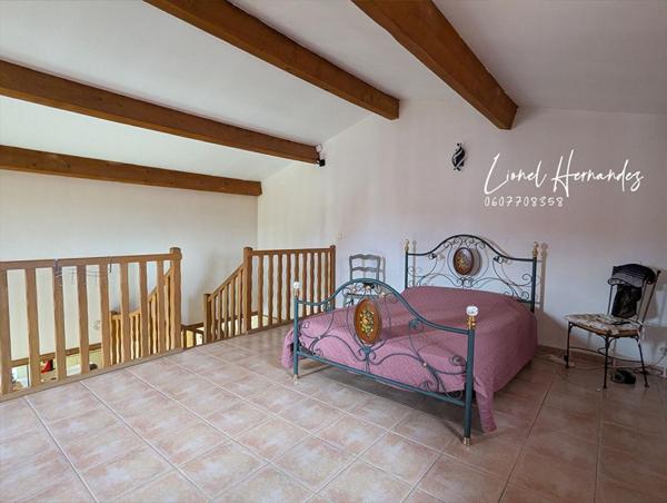 Villa 5 pièces de plain-pied - 132m² - Piscine - Garage - Panneaux solaires - Terrain de 1203m²