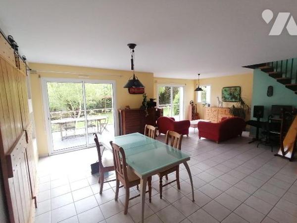 NOUVEAUTE TRENTE-CINQ NOTAIRES ! VOTRE NOTAIRE DE BREAL SOUS MONTFORT VOUS PROPOSE CETTE MAISON...