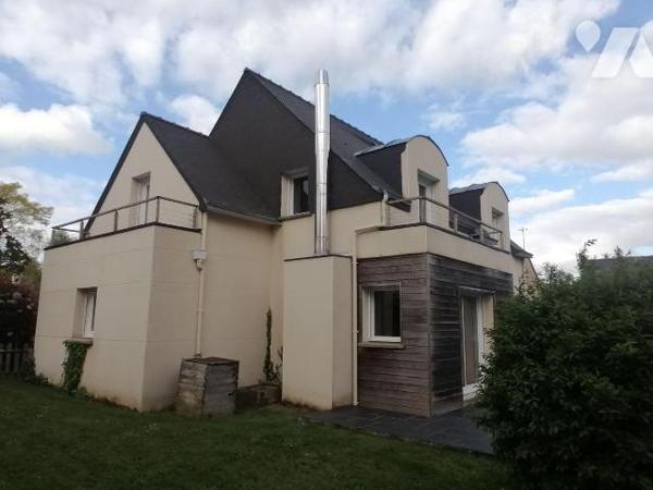 NOUVEAUTE TRENTE-CINQ NOTAIRES ! VOTRE NOTAIRE DE BREAL SOUS MONTFORT VOUS PROPOSE CETTE MAISON...