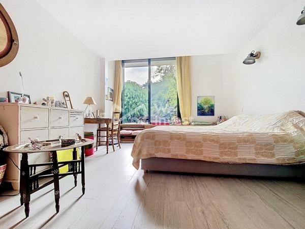 Villa d'architecte aux portes de Paris. Un Art de vivre entre design, nature et Zénitude ...!