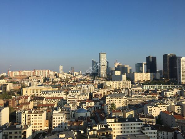 Centre de Puteaux: Appartement 2 pièces avec vue dégagée, cave et parking