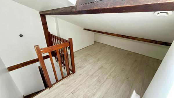 Studio en duplex - Quartier mairie