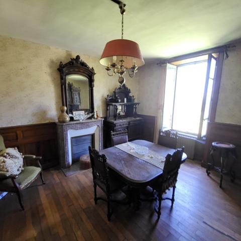 Belle maison bourgeoise Valette (15400)