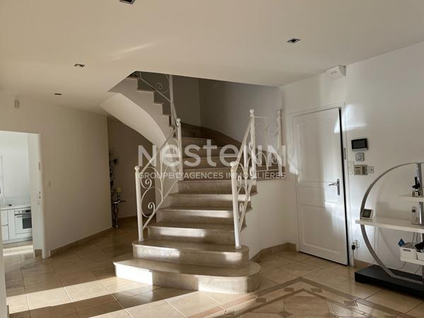 Emplacement exceptionnel, très belle maison avec piscine aucun vis à vis