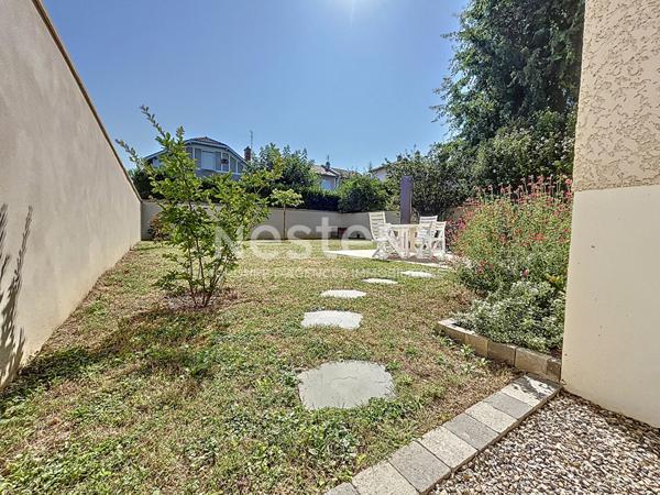 Grande Maison individuelle de 6 Pièces avec 4 chambres Garage et terrasse - 69500 BRON