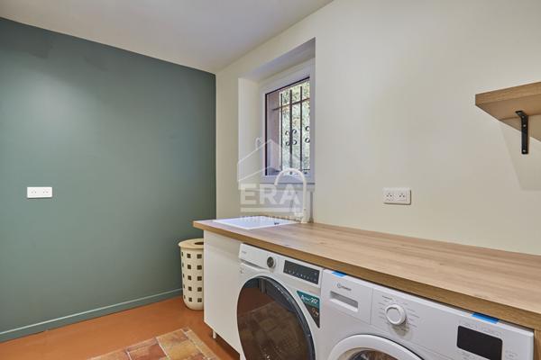 Maison moderne 6 pièces 180 m² avec piscine sur 3700 m² de terrain !