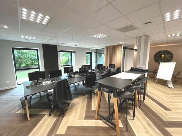 BUREAUX à LOUER de 221.2 m²