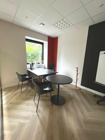 BUREAUX à LOUER de 221.2 m²