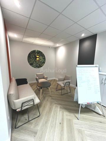 BUREAUX à LOUER de 221.2 m²