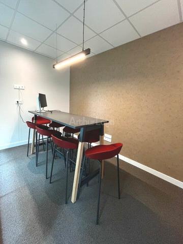 BUREAUX à LOUER de 221.2 m²