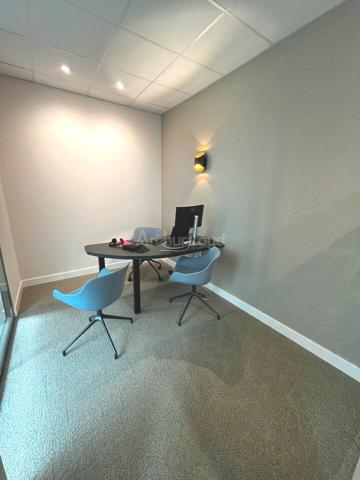 BUREAUX à LOUER de 221.2 m²