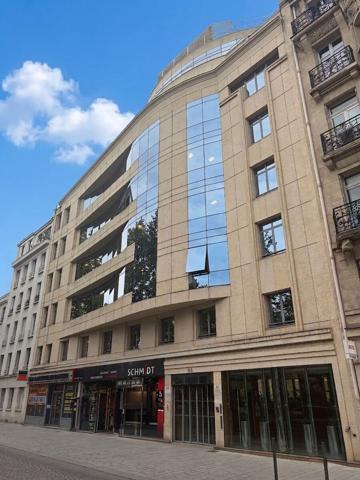 Bureaux à louer Neuilly-sur-Seine terrasse privative métro à proximité