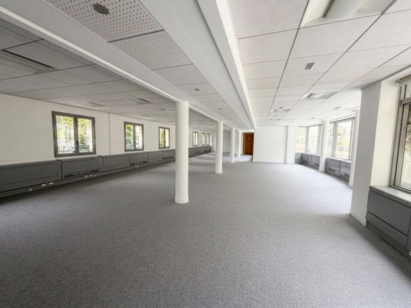 Bureaux à louer Neuilly-sur-Seine terrasse privative métro à proximité